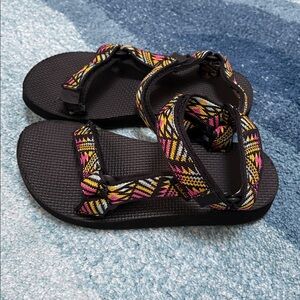 Teva sandals. Kids sz 1